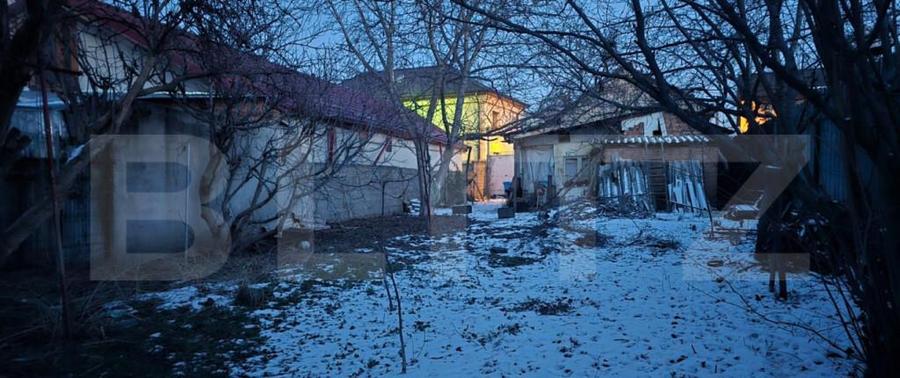 Casa demolabila, 50 mp, teren 327 mp, zona 1 Mai - 7