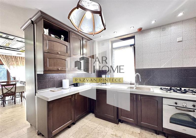 Proprietate impresionanta cu piscina interioara, zona centra - 1