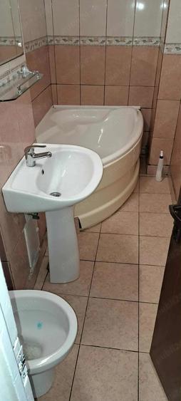 Inchiriez garsoniera - 10