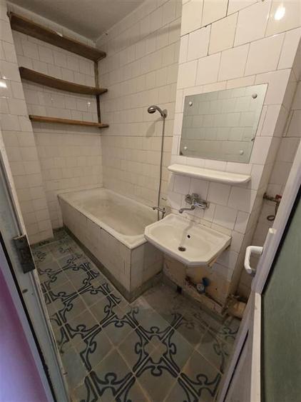 Dacia - la bulevard 2 camere decomandat, etaj intermediar, liber - 6