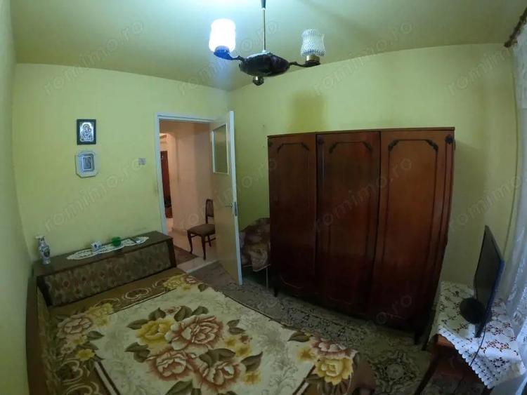 Apartament cu 3 camere la etajul 3/4 decomandat izolat termic - 9