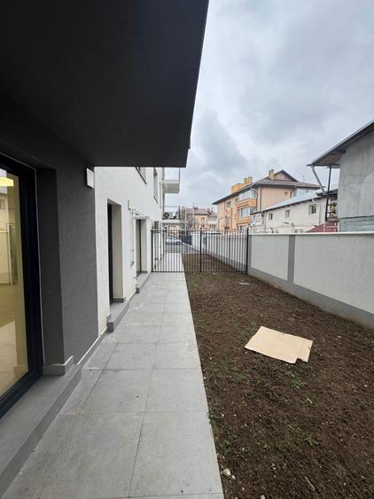 Spatiu Comercial / Birouri/Clinica medicala - Balotesti - 2