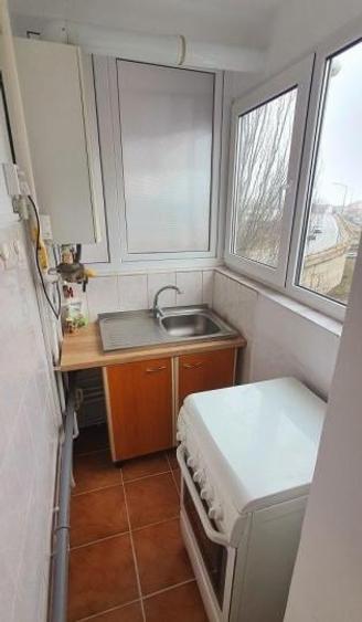 Apartament cu 2 camere de închiriat, zona KM 4-5 - 6