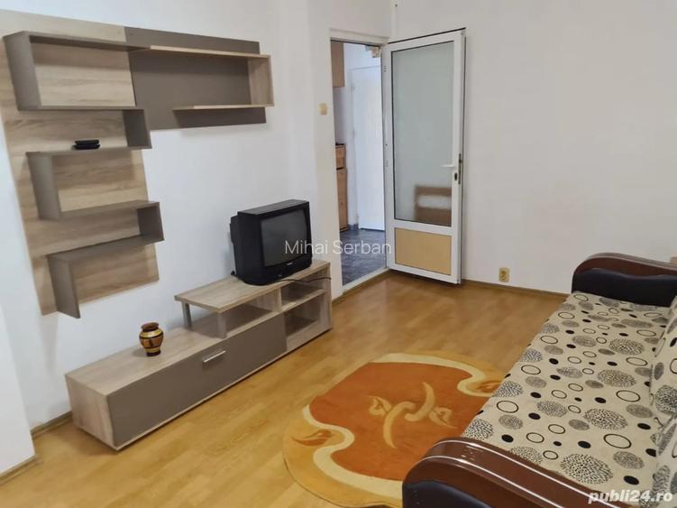 Garsoniera spa?ioasa, vedere superba, pre? negociabil! Garsoniera spa?ioasa, vedere superba, pre? negociabil!