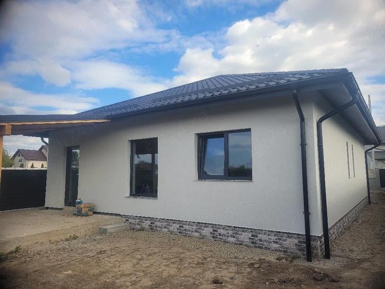 Casa de vanzare in com. Cordun jud. Neam?.Pentru mai multe detalii suna?i la nr. - 3