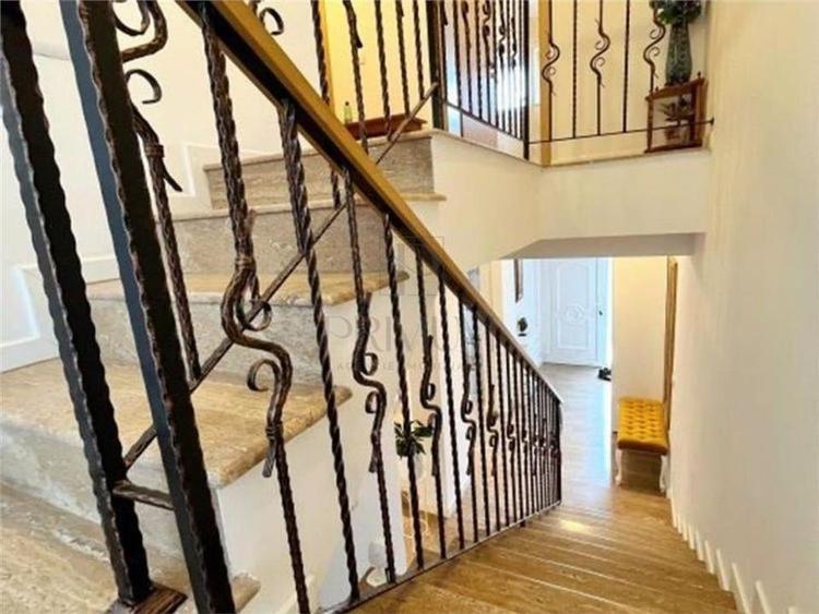 DUMBRAVITA - 3 CAM - INSIRUITA - 2 BAI - GARAJ - CURTE - TERASA - 4