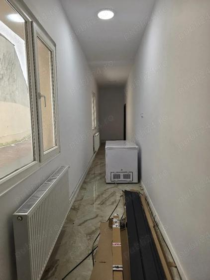 vand apartament 4 camere la cinema scala 120 metri la demisol la 130000 euro la vila - 1
