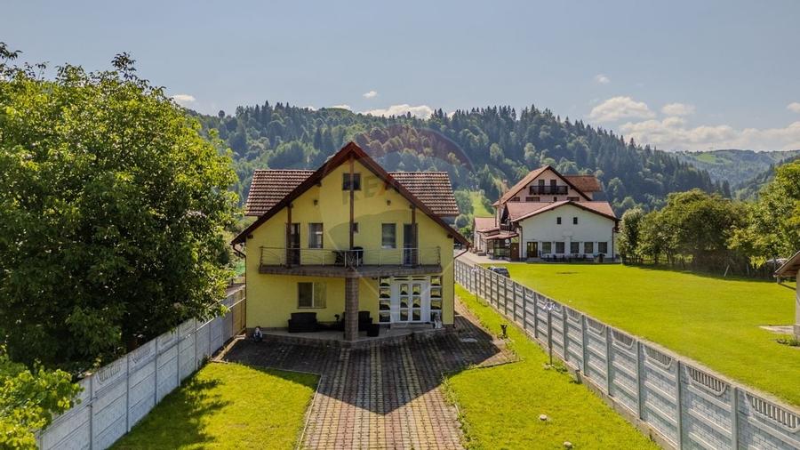 Casa / Vila cu 10 camere de vanzare in Moieciu de Jos - 10