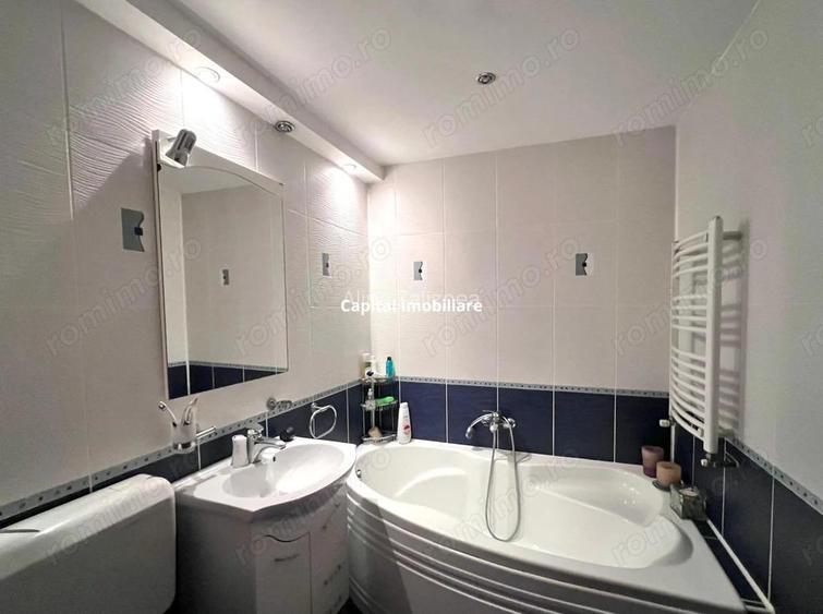 Apartament spatios ,decomandat 4 camere, etaj 2, Re?i?a.