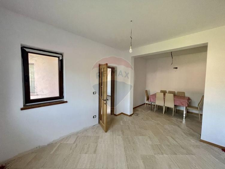 Casa / Vila in Sat Nou / Panciu - 9