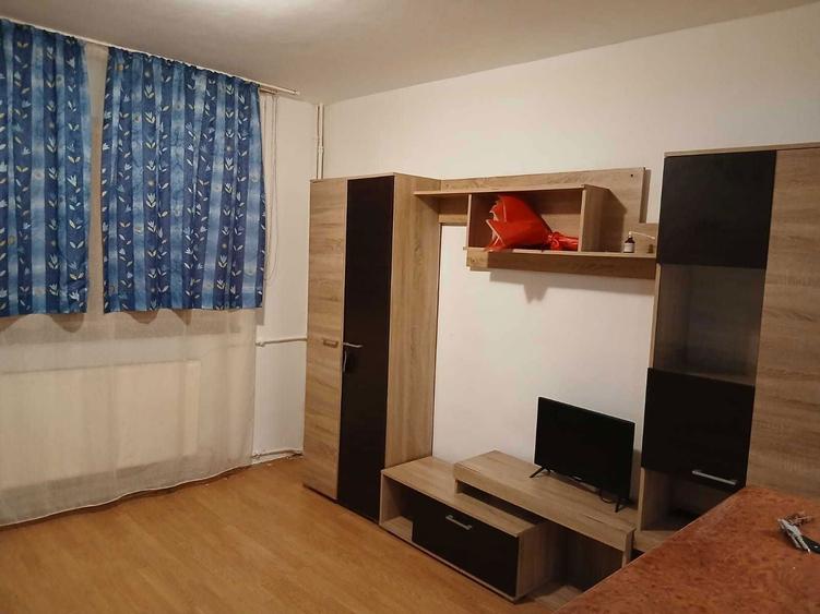 Inchiriez garsoniera in Oradea, pe strada Corneliu Coposu, la pretul de 170 . - 3