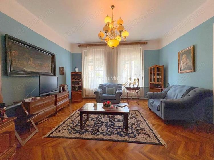 3 camere, in casa/vila, parter inalt - Piata Balcescu