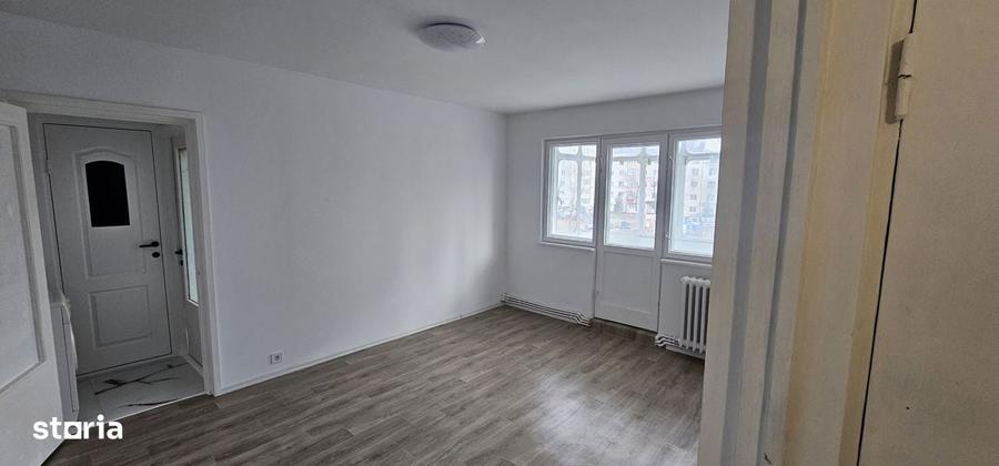 Apartament cu 3 camere semidecomandat zona Mircea cel Batran - 6