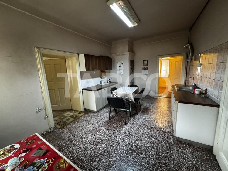 Apartament decomandat 3 camere 123 mpu langa Podul Minciunilor Sibiu - 1