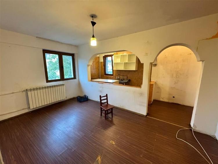 2 camere, zona sud, etaj 3/4, izolat, termopan (necesita renovare) - 1