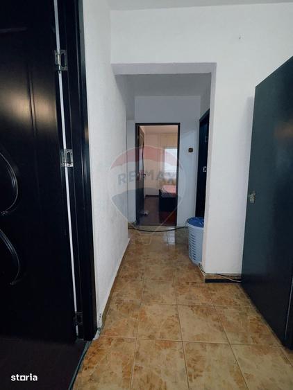 De inchiriat, 4 camere, decomandat, bilateral, centrala proprie, 400 - 15