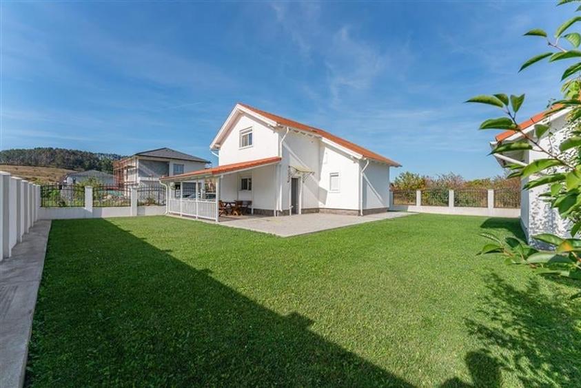 Vila noua, terasa, curte, garaj, cadru armonios, Sanpetru, Brasov - 40