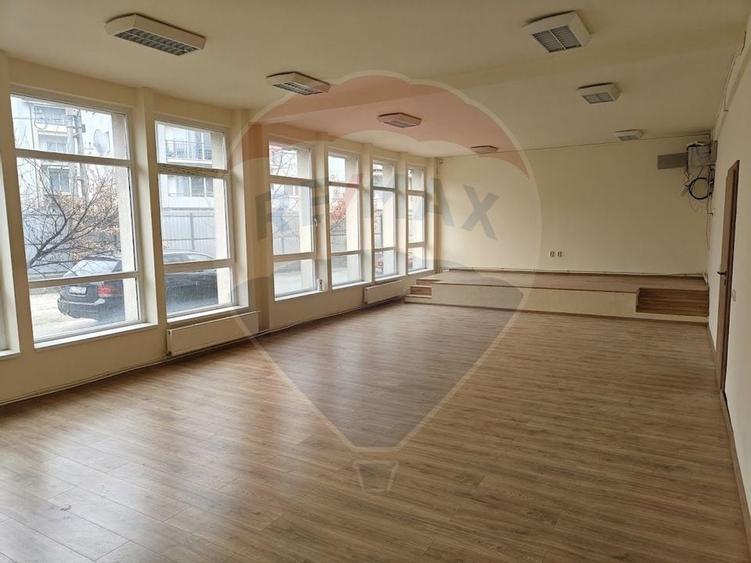 Spatiu de birouri, 68 mp, open space, de inchiriat - 1