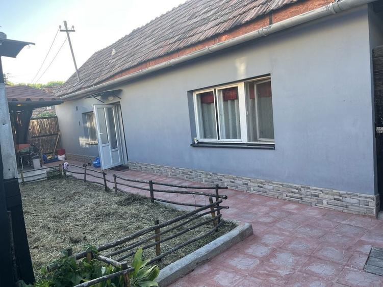 Casa de vanzare, zona centrala - 1
