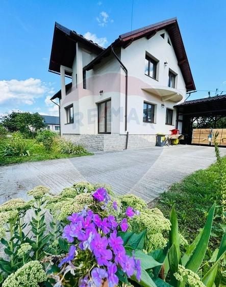 Casa / Vila cu 5 camere de vanzare in zona Sud-Est - 1