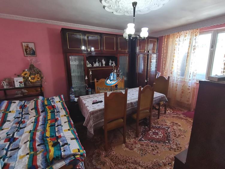 Apartament cu 2 camere decomandat în Precista