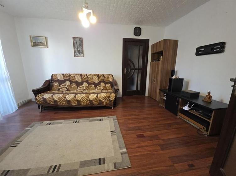 Apartament 3 camere, etaj 1, Grigore Alexandrescu - 1