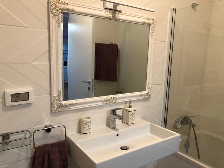 Apartament cu 2 camere semidecomandat, mobilat în Torontalului