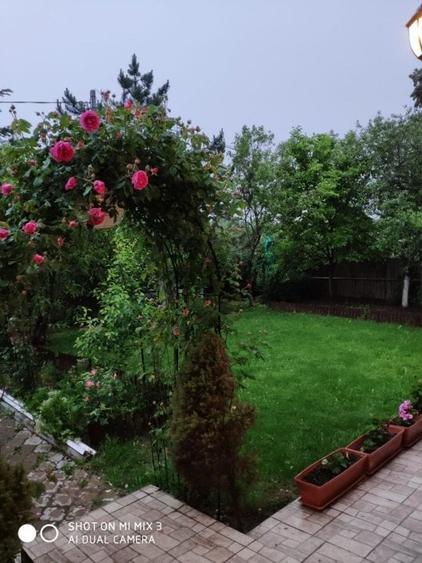 Vilă confortabilă, într o  zonă liniștită cu  acces facil! - 1