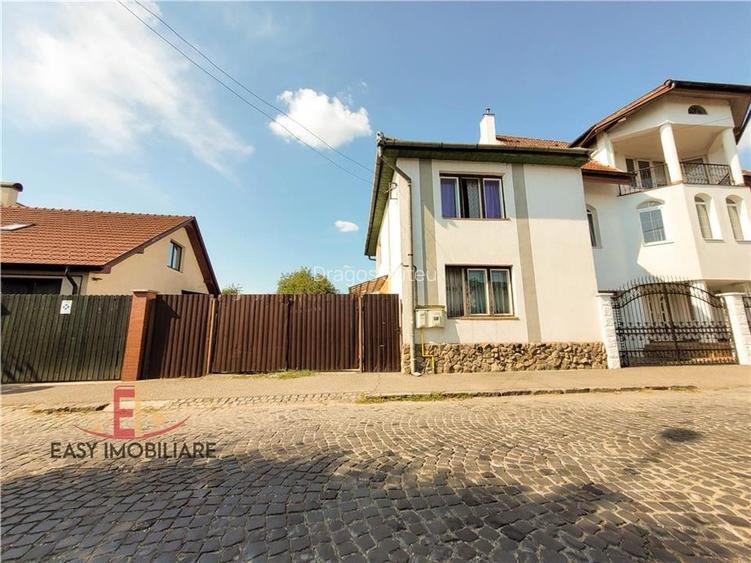 Casa 3 camere , 100mp , Singur in Curte Casa 3 camere , 100mp , Singur in Curte