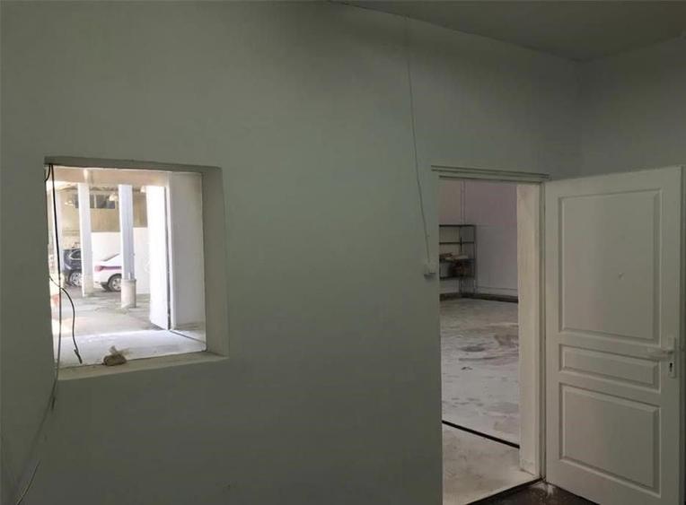 Spatiu industrial 200 mpTractorul - 4