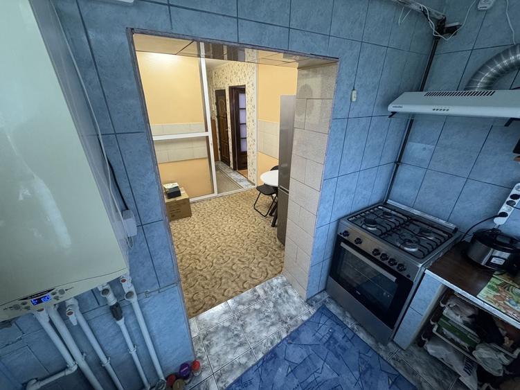 Apartament 3 camere Poarta 6 - 8