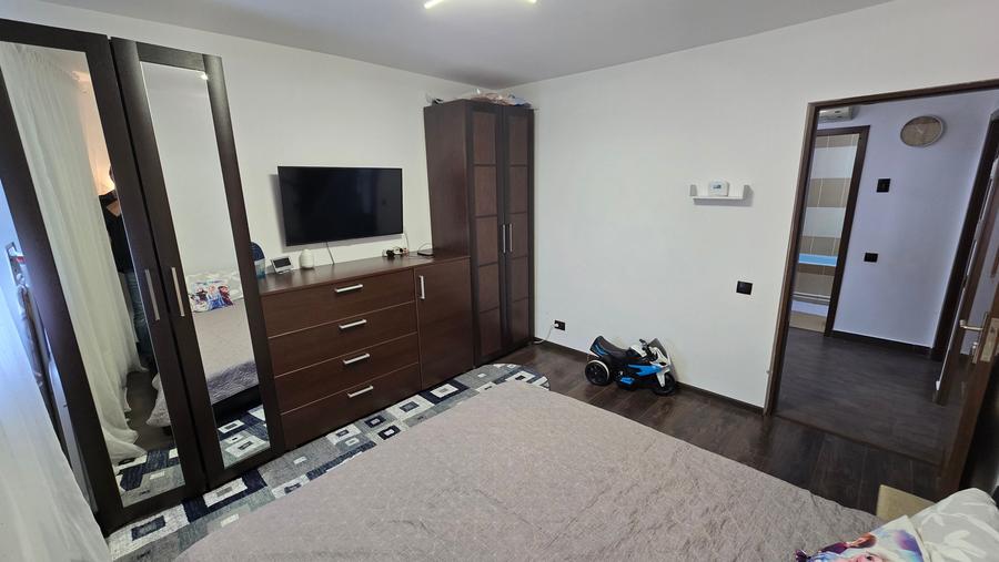 Berceni/Giurgiului/Ap Două camere decomandat, Centrala termica,renovat,totul nou - 12