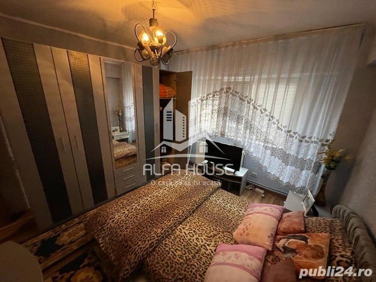 Inchiriez 2 camere Decomandat zona Micro 4 - 3