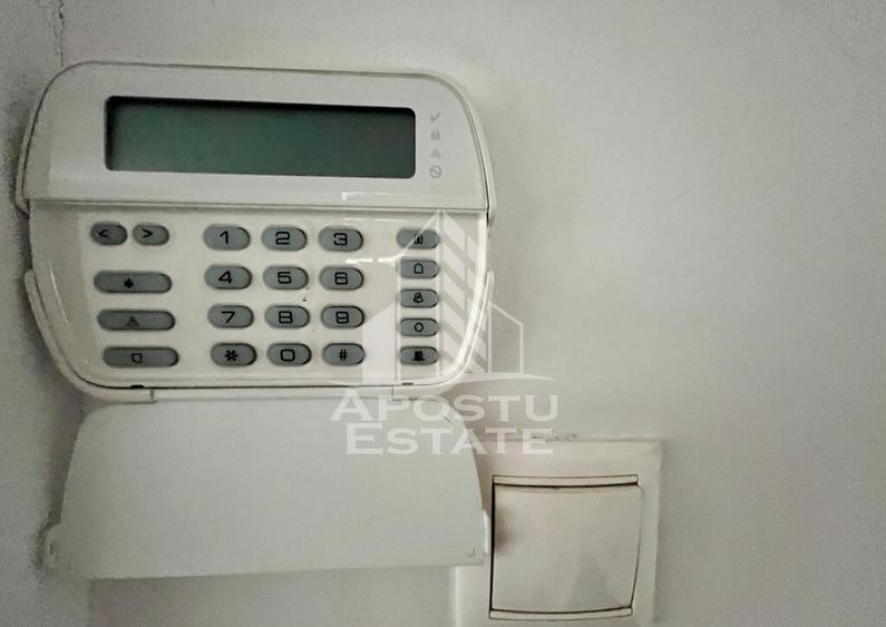 Casa cu 5 camere, 2 bai, pretabila pentru birouri. Girocului - 9