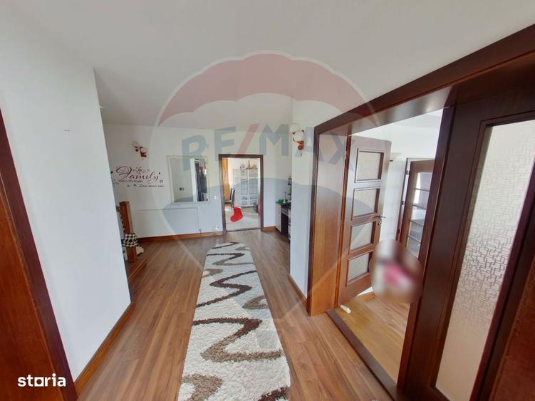 Vila cu 6 camere de vanzare, strada Faget. - 3