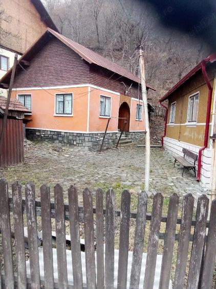 De vanzare doua case - 2