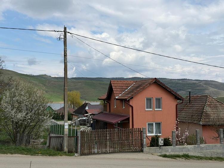 Casa de vanzare langa lac in localitatea Suatu! - 8