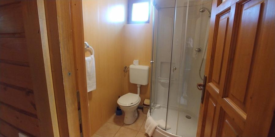 Vila/Pensiune,casa administrator,teren plat 2000Mp - 12