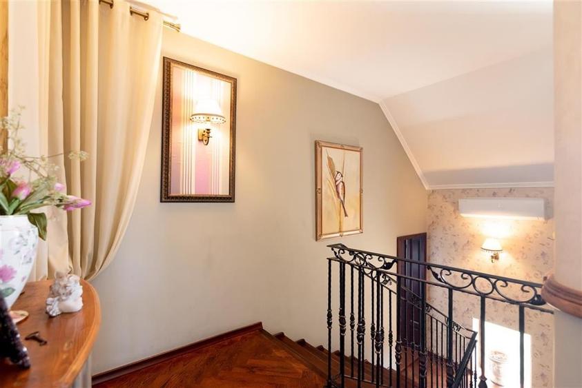 RECO Vila cu 5 camere str. Apateului- zona Nufarul - 19