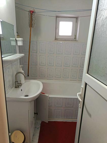 OCAZIE!Vand apart 2 camere D,50mpla Parter CU GRADINA in Galata ap de LIDL - 3