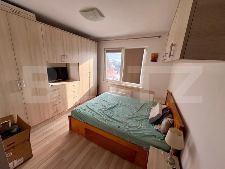 Apartament cu 3 camere decomandat, mobilat în Sângeorgiu de Mureș