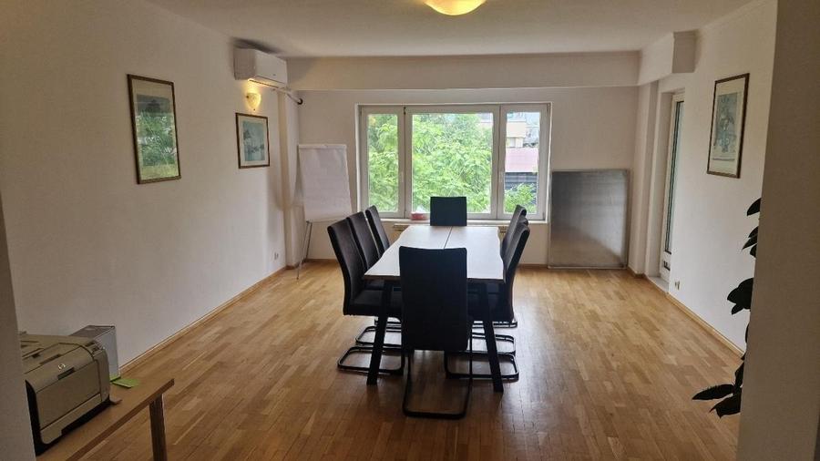 Apartament cu 3 camere decomandat, mobilat în Floreasca