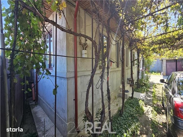 De vanzare - casa si curte mare in zona Metroului Republica - 1
