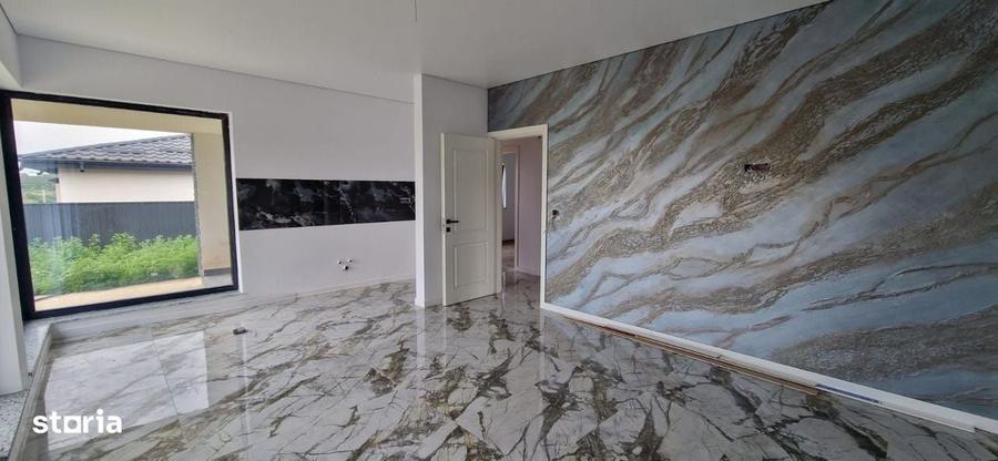 Casă cu 3 camere în Bucium