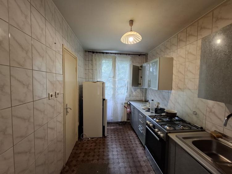 Apartament cu 3 camere semidecomandat, mobilat în Drumul Taberei