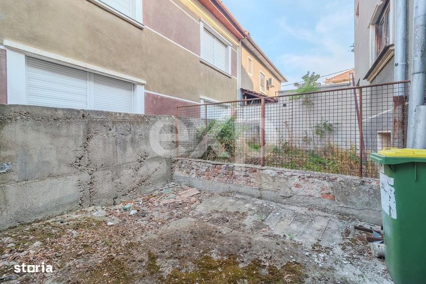 Casă cu 4 camere în Central