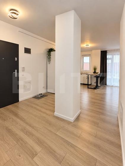 Apartament cu 3 camere decomandat, mobilat în Calea Moldovei