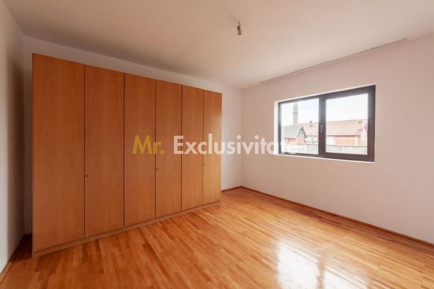 Casă cu 5 camere cu Teren 4563 Mp în Bughea de Sus