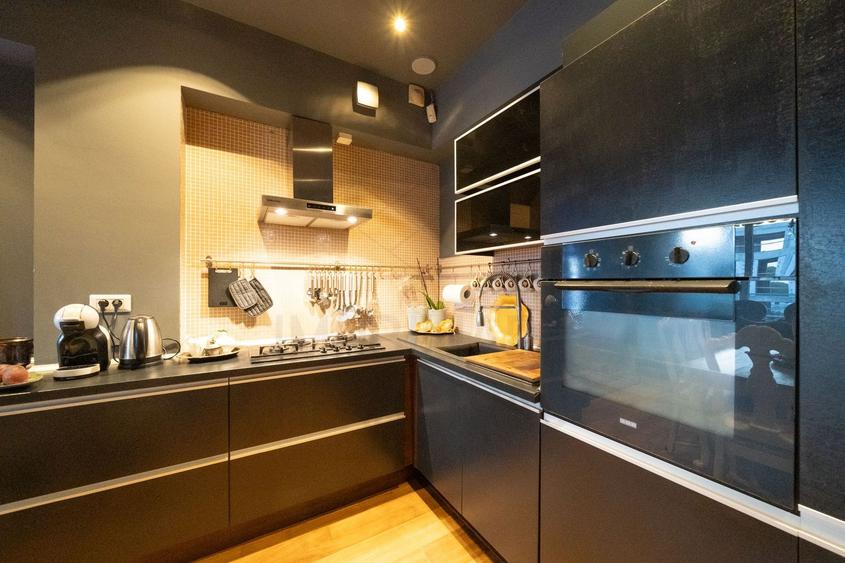 Penthouse cu 3 camere semidecomandat, mobilat în Herăstrău