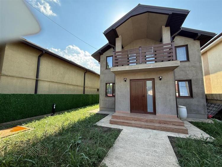 Casă individuală cu 4 camere cu Teren 300 Mp în Central